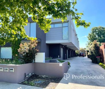 Modern 2-Bedroom Apartment in Prime Murrumbeena Location - Photo 4