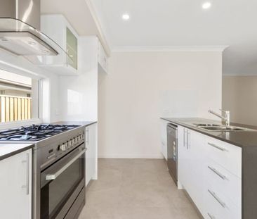 Modern Family Living in a Peaceful Greenbank Pocket with Spacious Y... - Photo 5