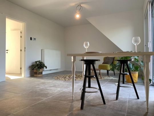 Zonnig, gerenoveerd appartement - Photo 1