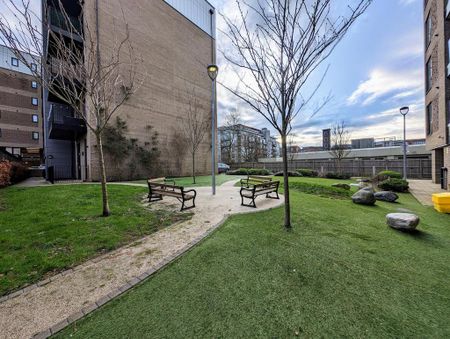 2 bedroom flat to rent - Photo 3