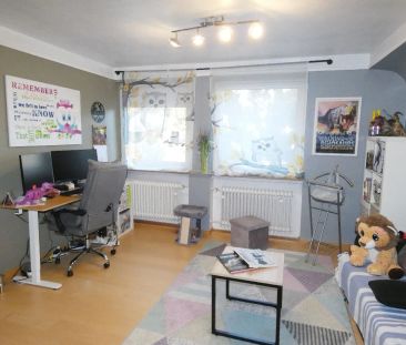 Geräumige 3-Zimmer-Wohnung mit großem Sonnenbalkon im Zweifamilienhaus - Photo 3