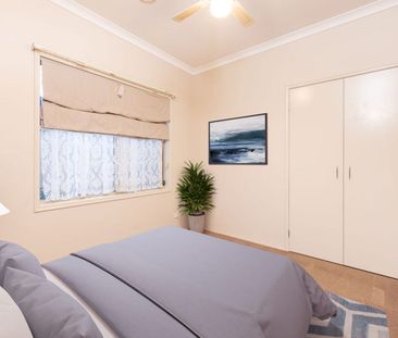 Huge Family Home - Photo 3