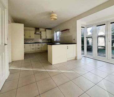 3 bedroom semi-detached house to rent - Photo 2