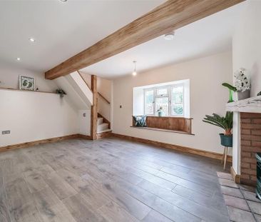 2 bedroom character property to rent - Photo 4