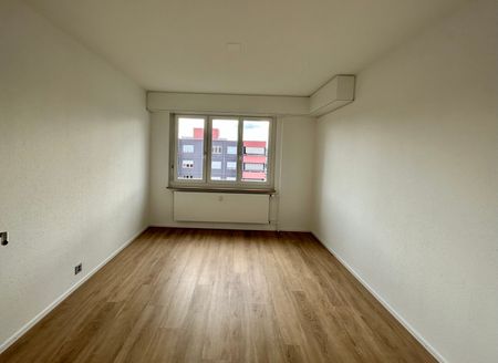 "schöne 3.5 Zimmerwohnung an städtischer, belebter Lage" - Foto 3