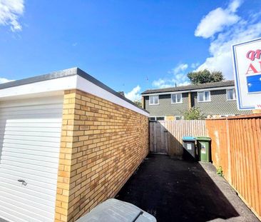 3 bedroom end of terrace house to rent - Photo 1