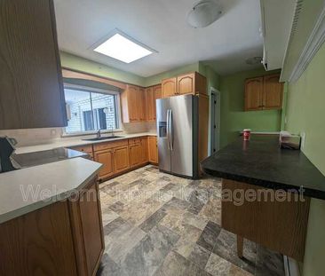 $2,195 / 3 br / 1 ba / Bright 3-Bedroom Upper Unit in St. Catharines - Photo 4