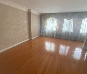 For Lease - 40 Sunnycrest Road, Toronto, Ontario - Photo 6