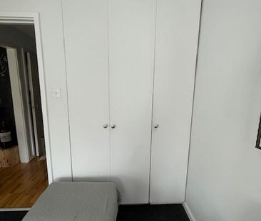 1 bedroom in a flat share to rent - Photo 1