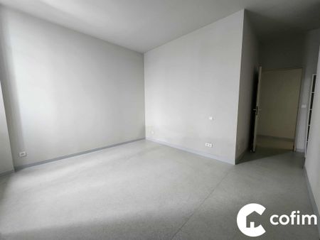 Location Appartement 3 pièces 100m² OLORON STE MARIE 64400 - Photo 3