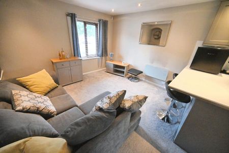 2 bedroom flat to rent - Photo 4