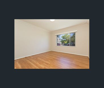 Great location, river in sight from street! - Photo 3