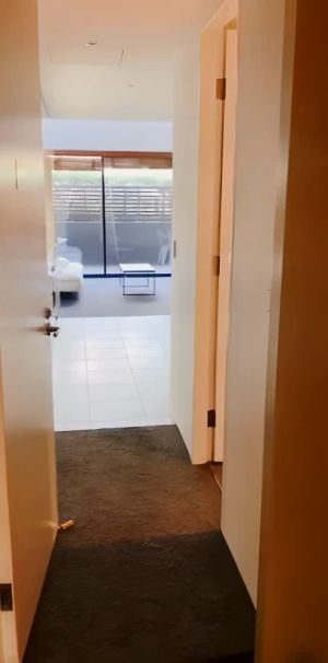 2 bed 2 bath - Photo 2