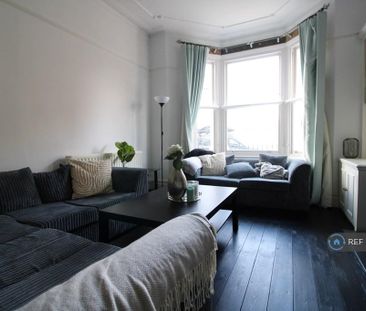 5 bedroom end of terrace house to rent - Photo 1