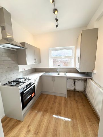 3 bedroom terraced house to rent - Photo 4