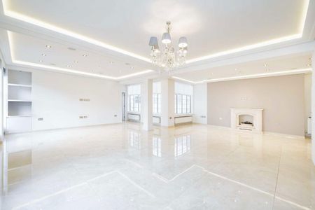 4 bedroom flat to rent - Photo 2