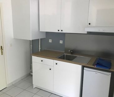 Location Appartement 2 pièces 26m² - Photo 2