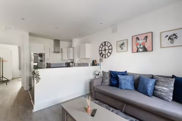 3 Bed Flat, Glazbury Road, W14 - Photo 1