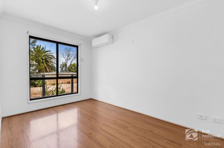 19 Beach Road, St Kilda - Photo 5