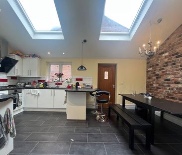 Room in a Shared Flat, Hollybank Road, L18 - Photo 6