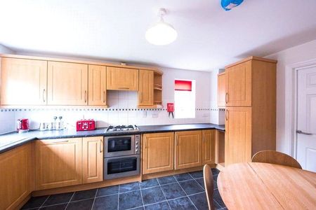 1 bedroom in a house share to rent - Photo 3