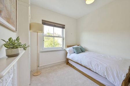 4 bedroom terraced house to rent - Photo 3