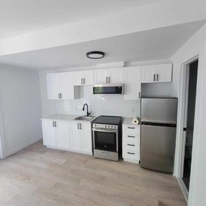 Beau logement 3 1/2 a loué, libre 1er Janvier. Montreal (Pointe-Aux-Trembles) - Photo 2