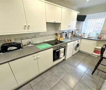 Caistor Close, Lordshill, SO16 - Photo 3