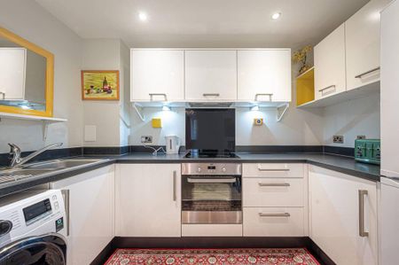 2 bedroom flat to rent - Photo 4