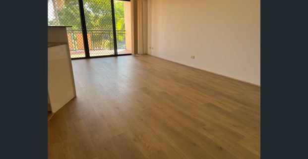 Convenience in Coorparoo! - Photo 1