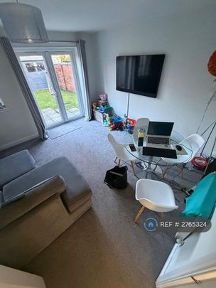 3 bedroom terraced house to rent - Photo 1
