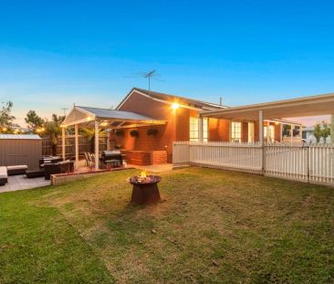 6 Nowra Court, - Photo 4