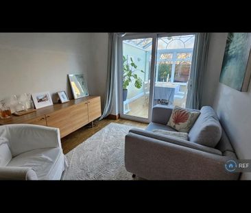 4 bedroom detached house to rent - Photo 2