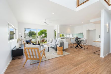Brand New 2 Story Unit Right in the Heart of Tewantin - Photo 3