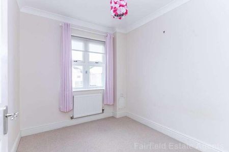 Watford Heath, Oxhey, WD19 - Photo 3