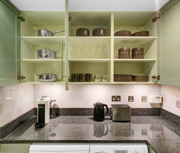 Fitzroy Square - Photo 2