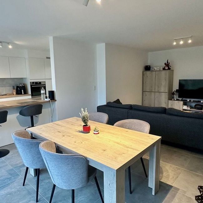 Eengezinswoning te huur in Varsenare voor € 1.350 met 3 slaapkamers - Photo 1