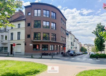 Gerenoveerd ruim duplex appartement met 2 slpk's - Photo 5