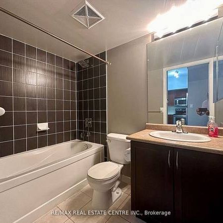 Hurontario & Burnamthorpe Luxurious 1Bdrm Open Concept Upgraded Kitch - Photo 1