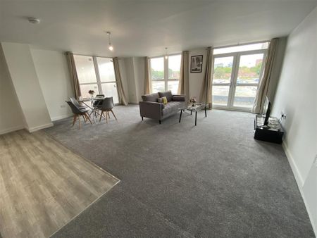 3 bedroom apartment to rent - Photo 2