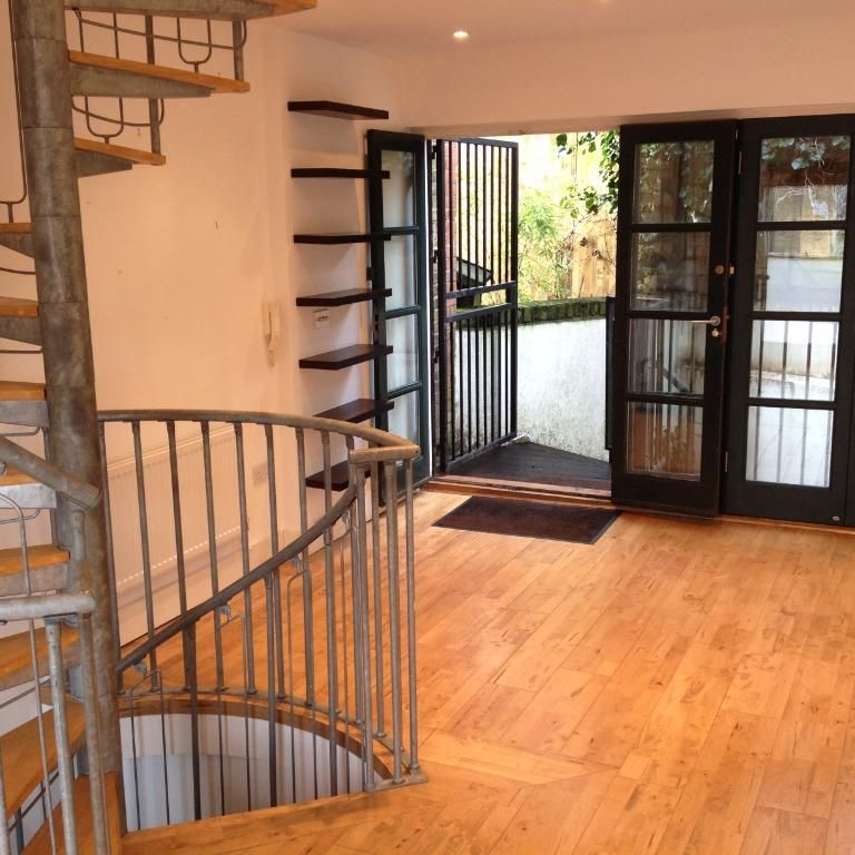 2 bedroom maisonette to rent - Photo 1