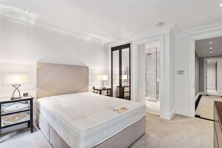 A spacious and contemporary three bedroom maisonette - Photo 4