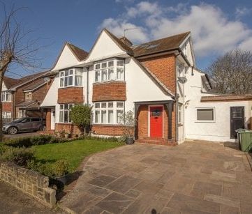 5 bedroom semi-detached house to rent - Photo 3