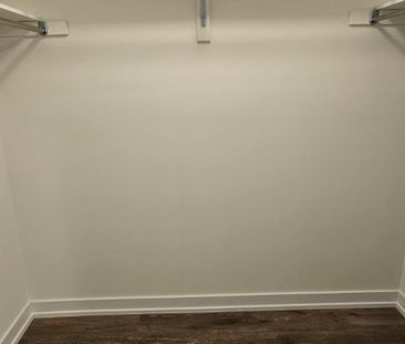 For Lease - 27 Lyall Stokes Circle, East Gwillimbury, Ontario - Photo 4