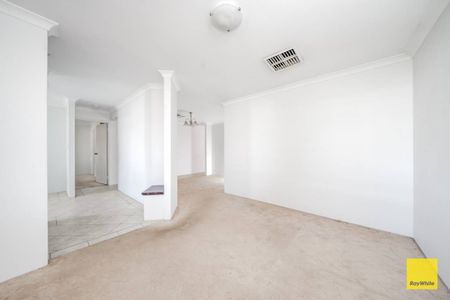 LARGE FAMILY HOME WITH STUDY! - Photo 5