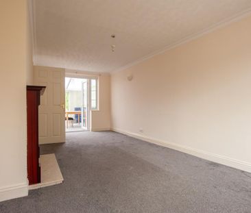 3 bedroom semi-detached house to rent - Photo 2