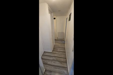 2 Bed Flat, Iona Close, LE4 - Photo 2