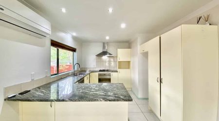 Beautiful family home - Photo 2