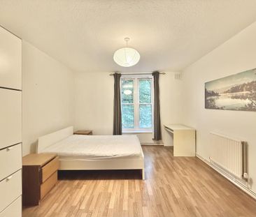 3 bedroom flat to rent - Photo 2