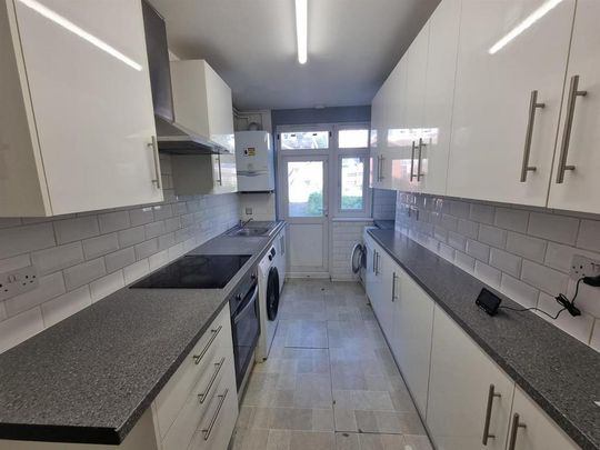 3 bedroom terraced house to rent - Photo 1